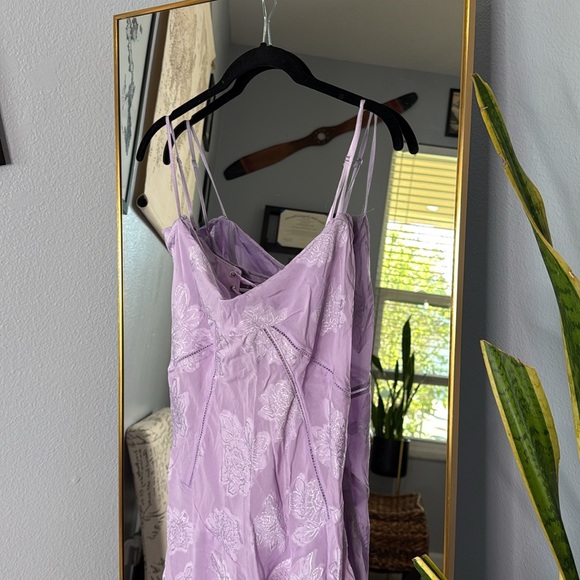 HOUSE OF CB 'Seren' Orchid Floral Lace Back Maxi Dress NWOT - Picture 7 of 9